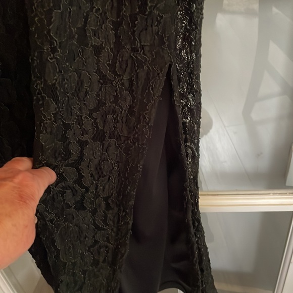 Black Lace Maxi , size 5 - Picture 5 of 10